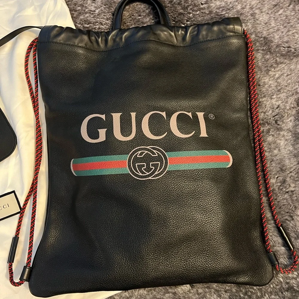 New GUCCI Logo Leather Drawstring Backpack - Picture 10 of 10